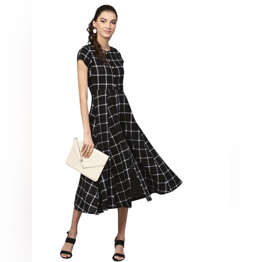 Calvin Klein
Windowpane Maxi Shirtdress